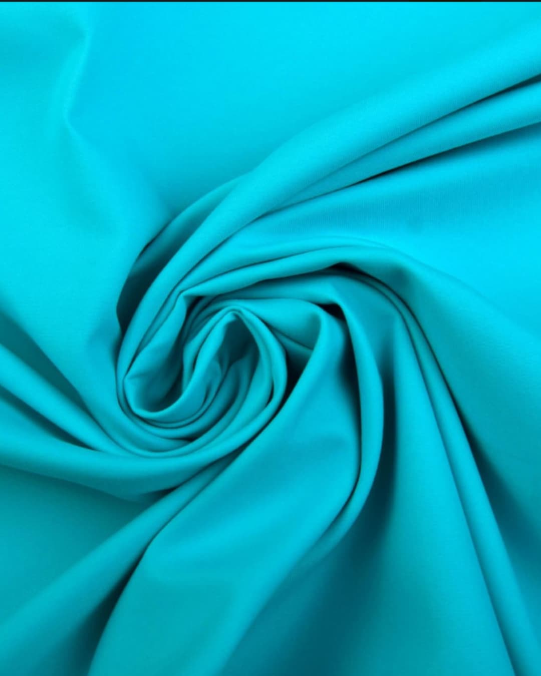 outfity na jaro tyrkysová